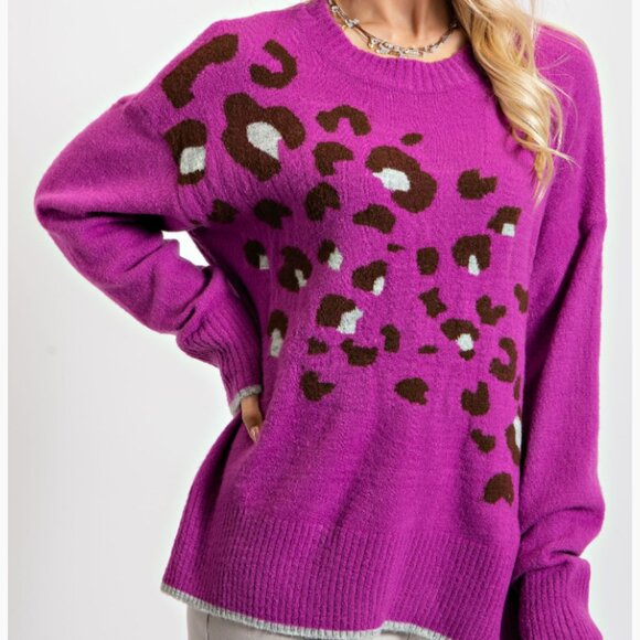 160. LEOPARD/ANIMAL PATTERNED COZY SWEATER - Picture 1 of 3